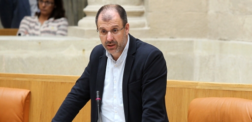 Miguel González de Legarra, en el Parlamento